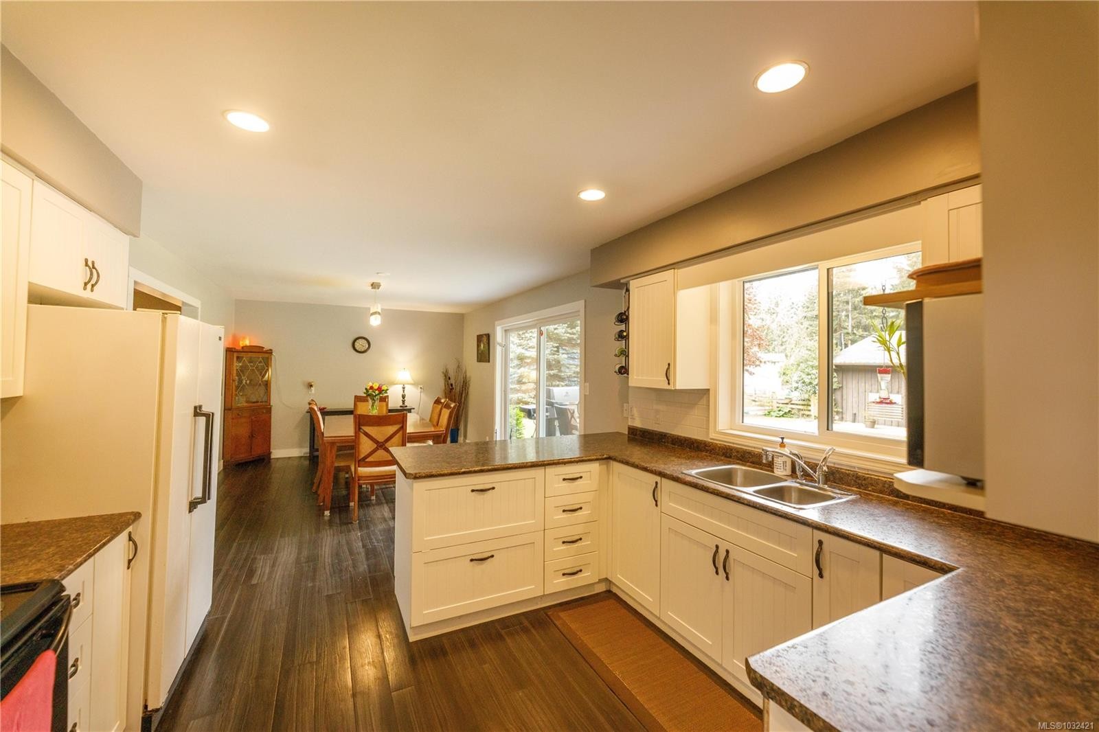 2042 Cedar Rd, Nanaimo, BC