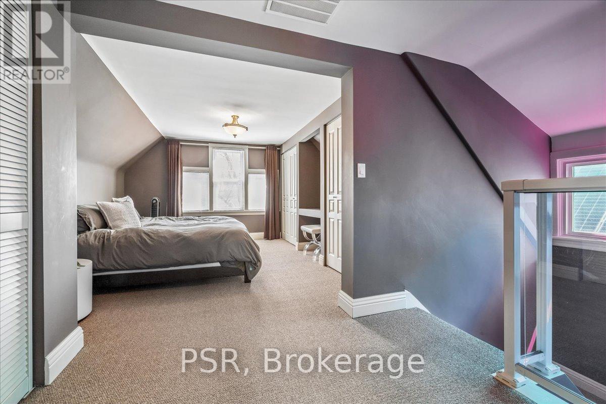 40 Stanley Avenue, Hamilton, ON - Indoor Photo Showing Bedroom