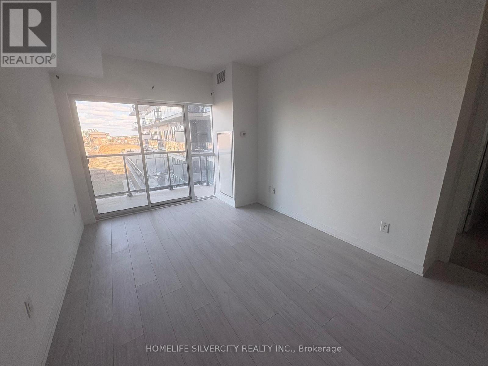 312 - 550 North Service Road, Grimsby, ON - Indoor Photo Showing Other Room