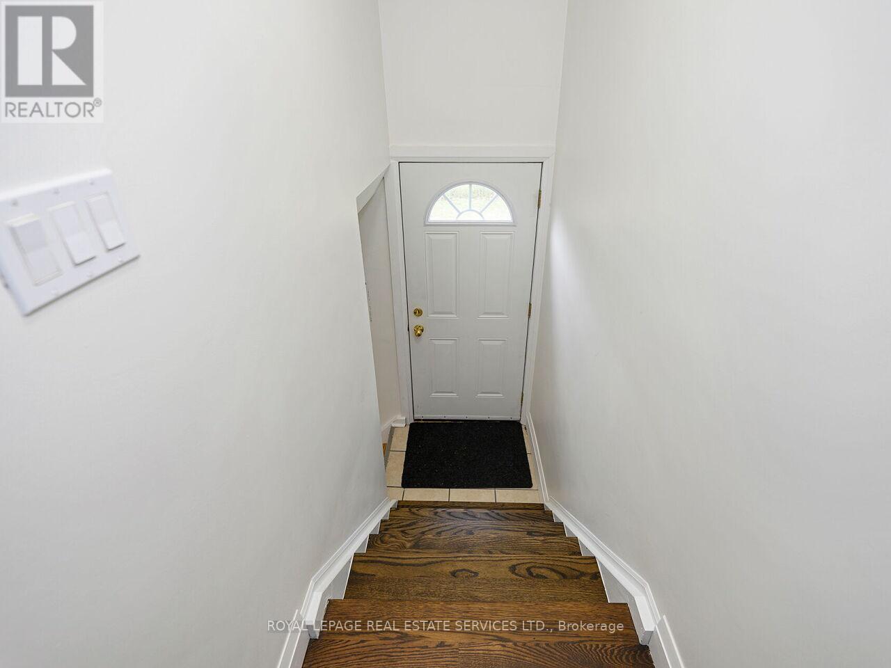 873 Sixth Street, Mississauga, ON - Indoor Photo Showing Other Room