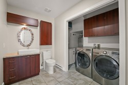 Powder room -