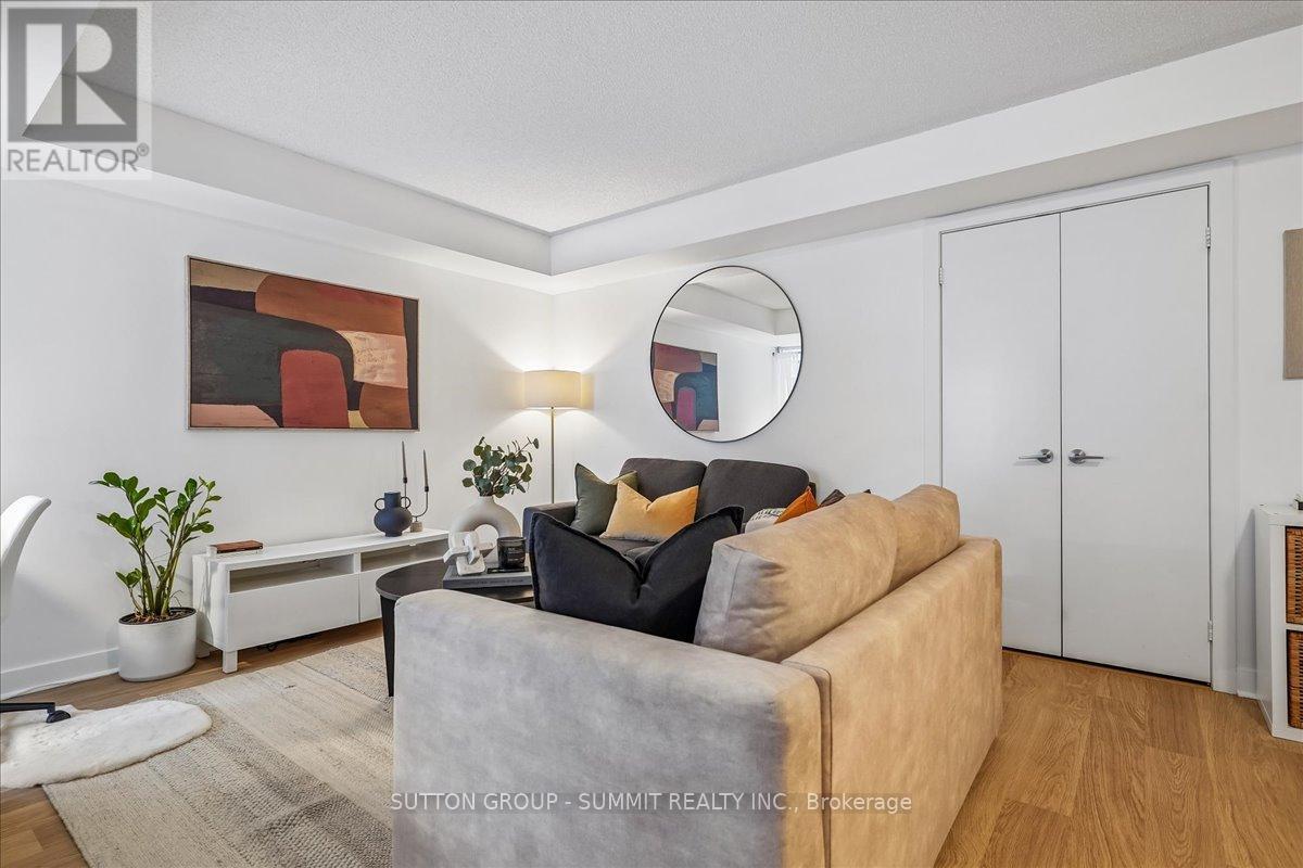 1012 - 100 Western Battery Road, Toronto, ON - Indoor Photo Showing Living Room