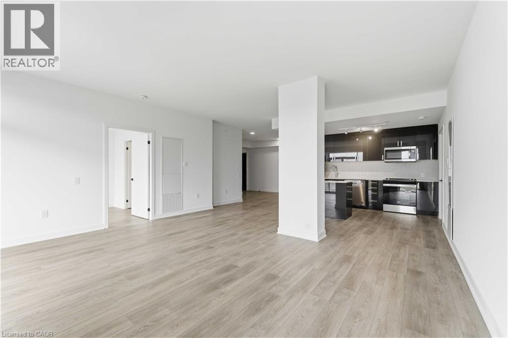 2782 Barton Street E Unit# 1017, Hamilton, ON - Indoor Photo Showing Kitchen