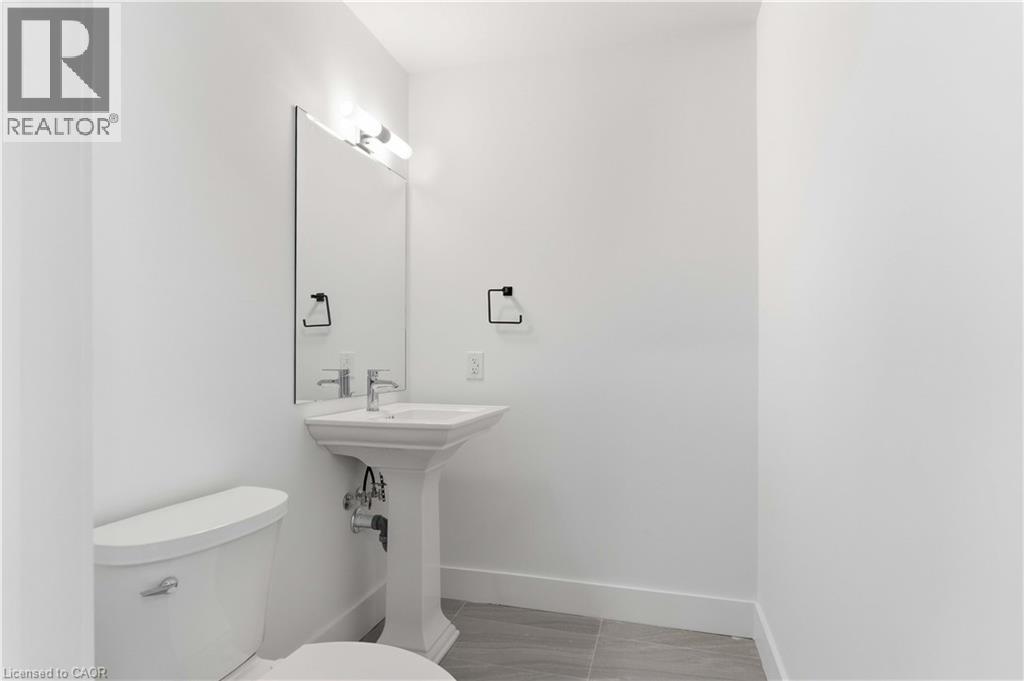 2782 Barton Street E Unit# 1017, Hamilton, ON - Indoor Photo Showing Bathroom