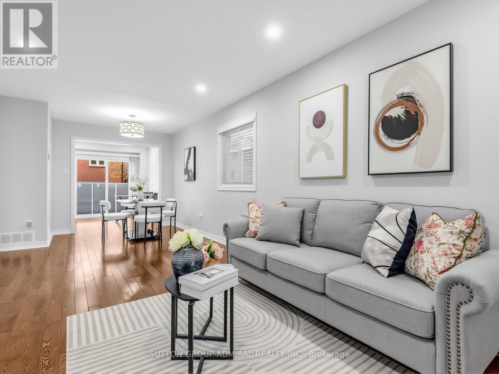 155 Mabley Crescent, Vaughan, ON - Indoor Photo Showing Living Room