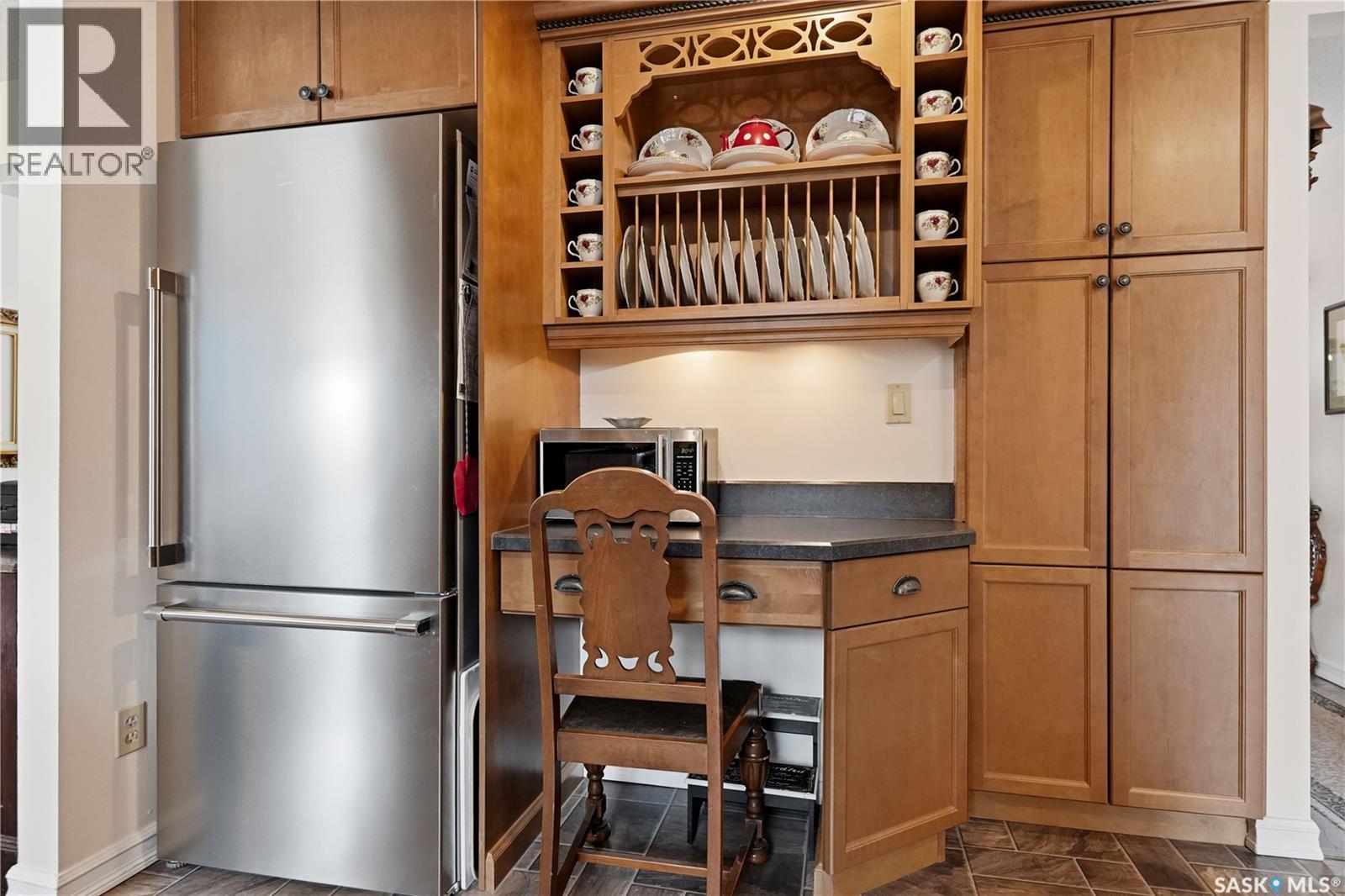 110 Mccarthy Boulevard N, Regina, SK - Indoor