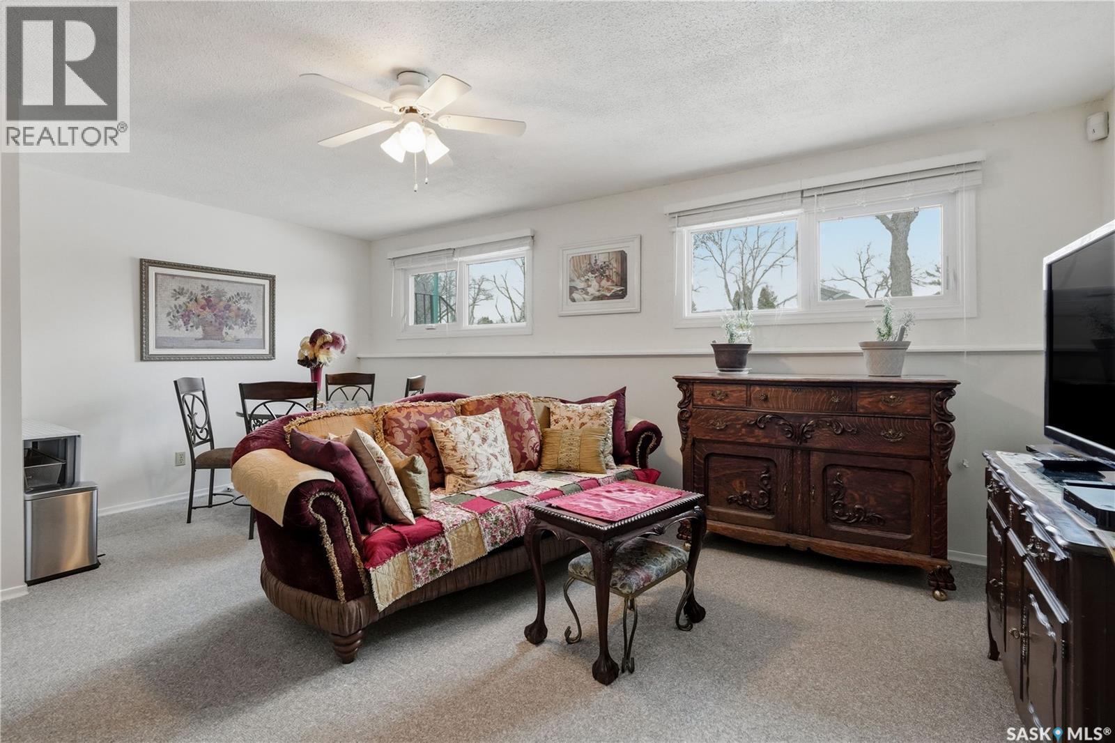 110 Mccarthy Boulevard N, Regina, SK - Indoor Photo Showing Other Room