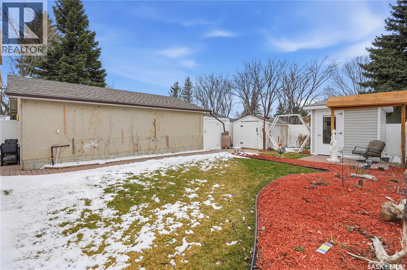 110 Mccarthy Boulevard N, Regina, SK - Outdoor