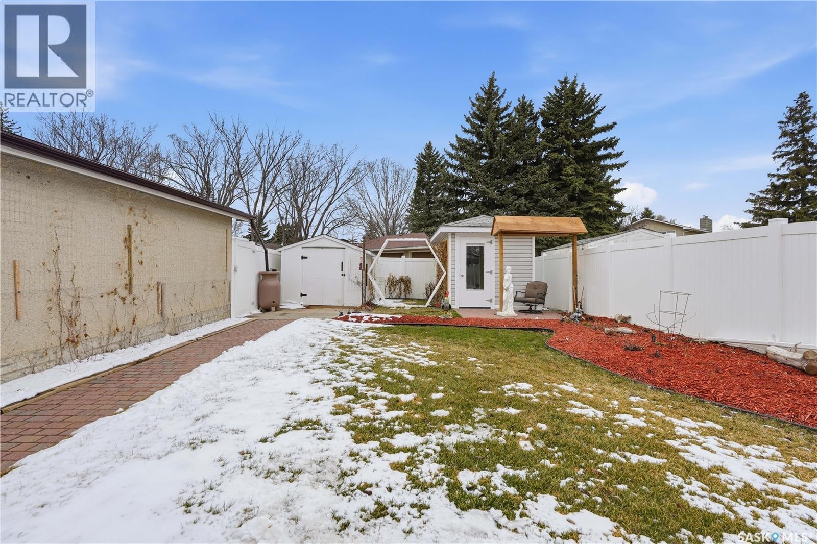 110 Mccarthy Boulevard N, Regina, SK - Outdoor