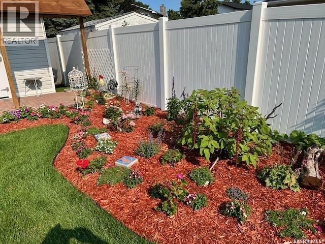 110 Mccarthy Boulevard N, Regina, SK - Outdoor