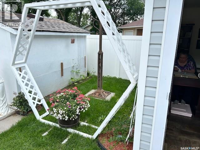 110 Mccarthy Boulevard N, Regina, SK - Outdoor