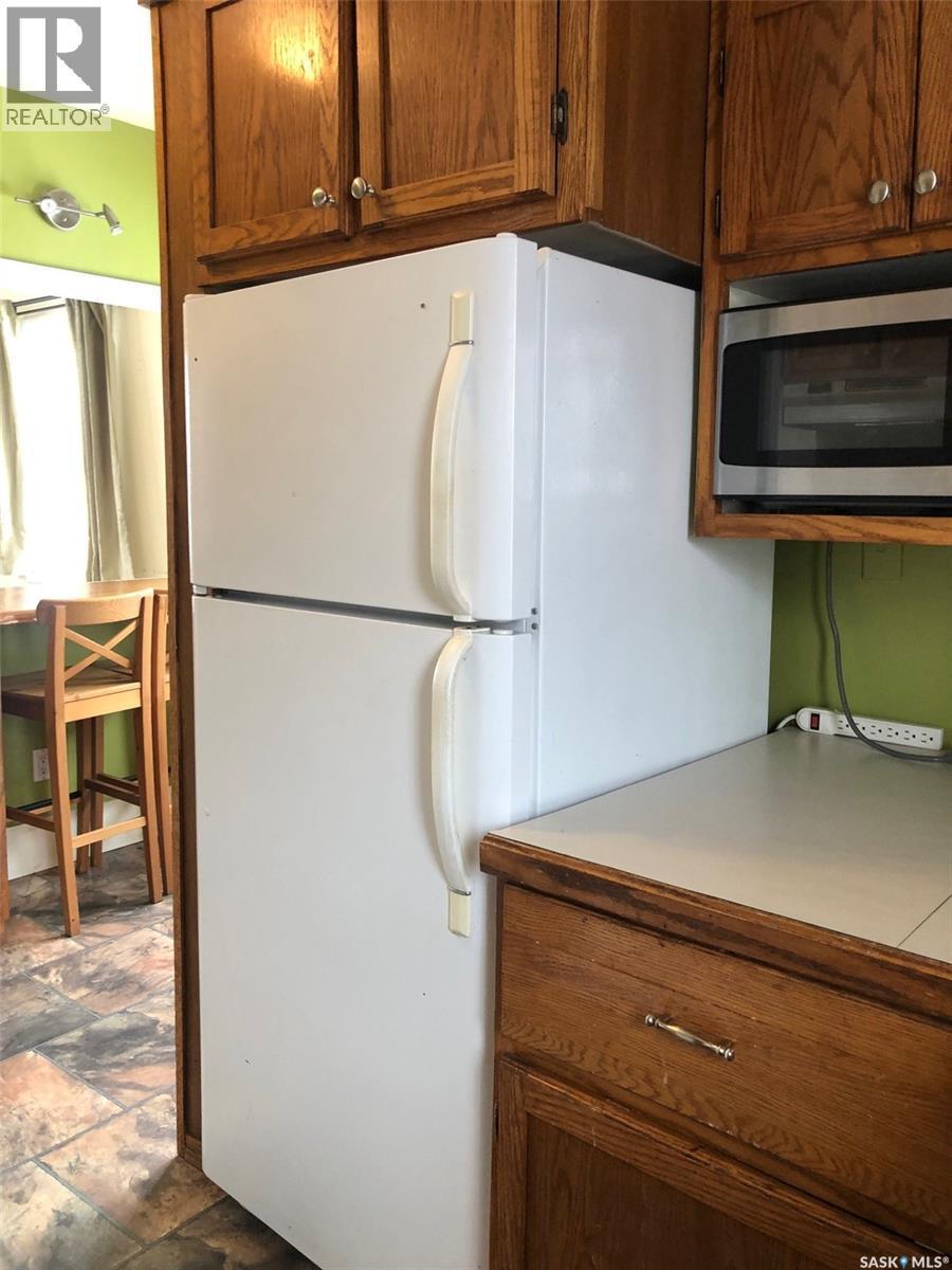 220 Eighth Avenue E, Canora, SK - Indoor Photo Showing Kitchen