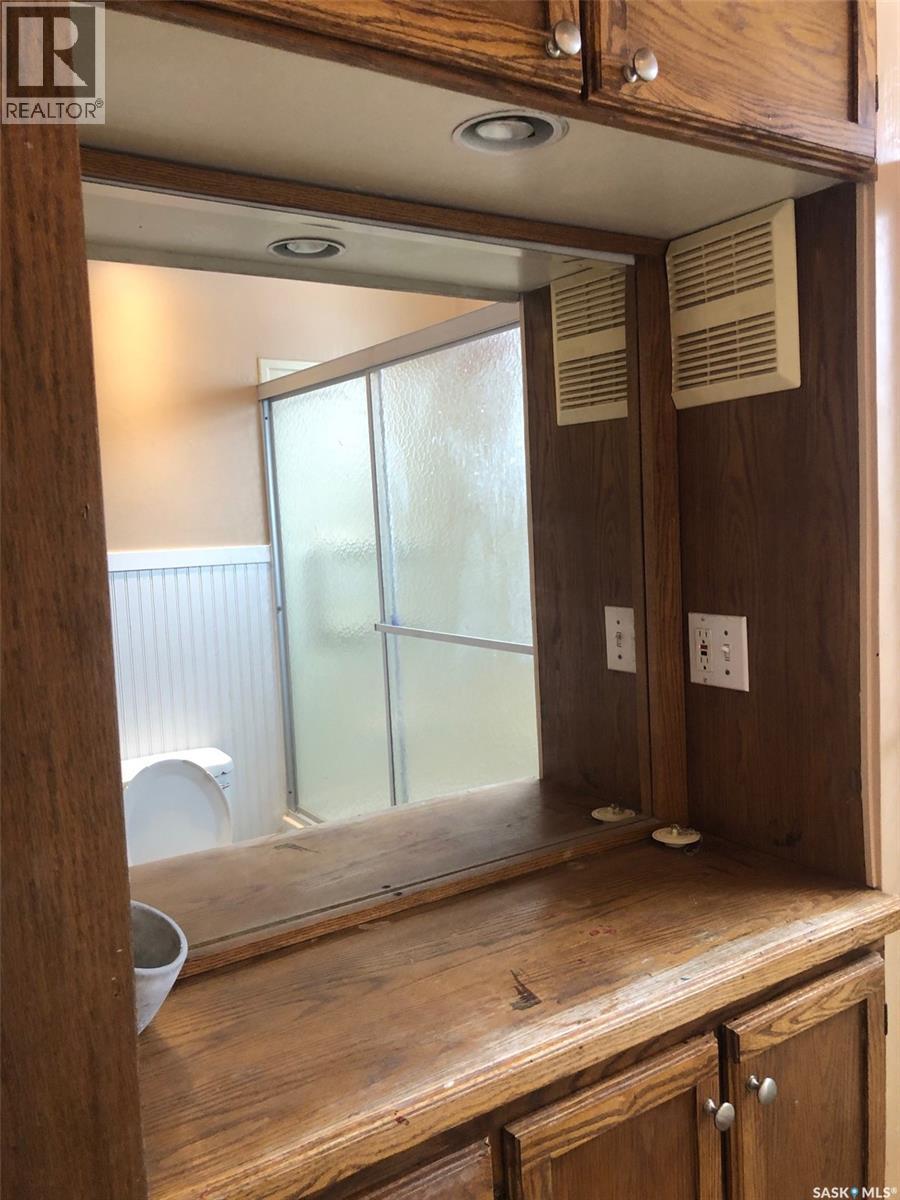 220 Eighth Avenue E, Canora, SK - Indoor Photo Showing Bathroom