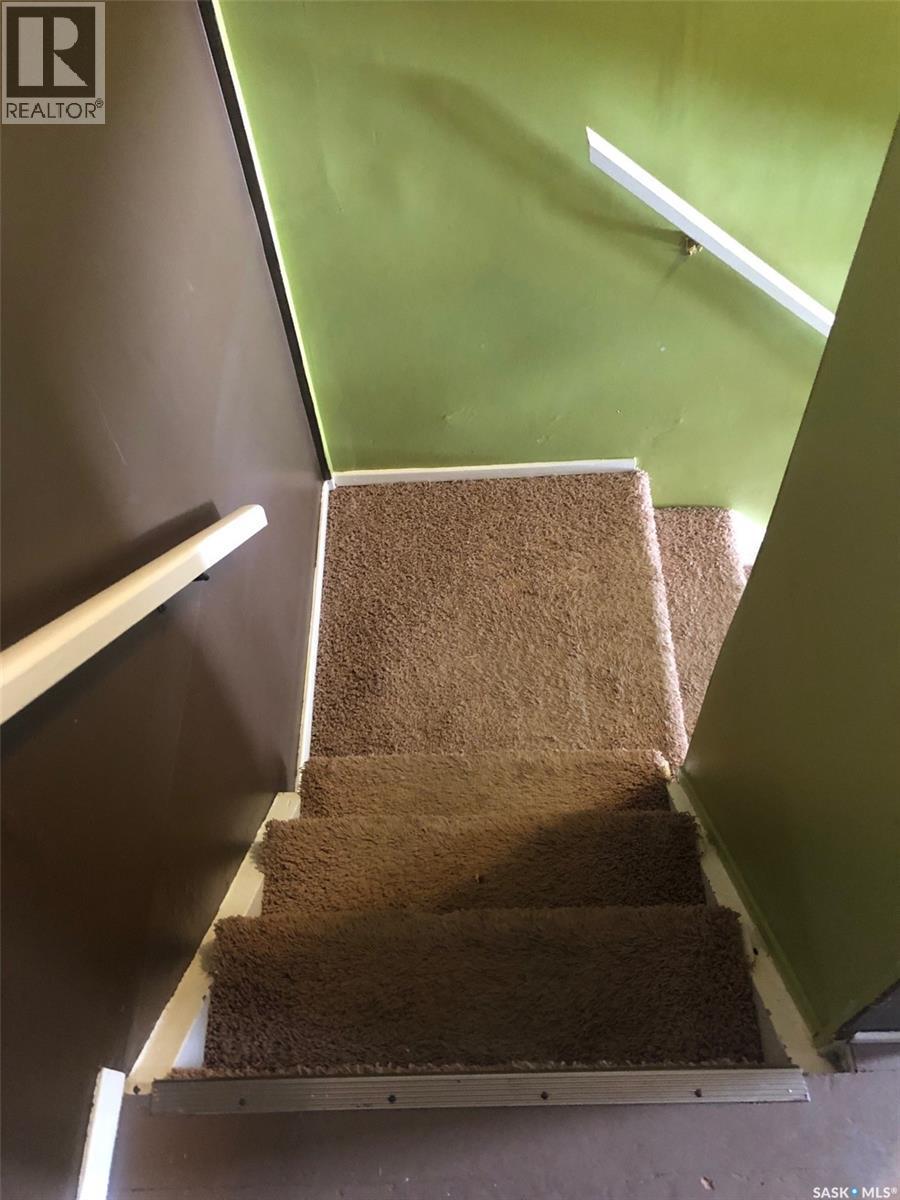 220 Eighth Avenue E, Canora, SK - Indoor Photo Showing Other Room