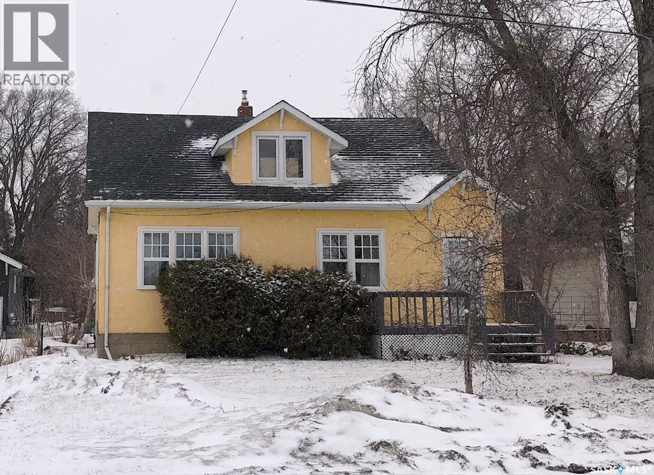 220 Eighth Avenue E, Canora, SK - Outdoor
