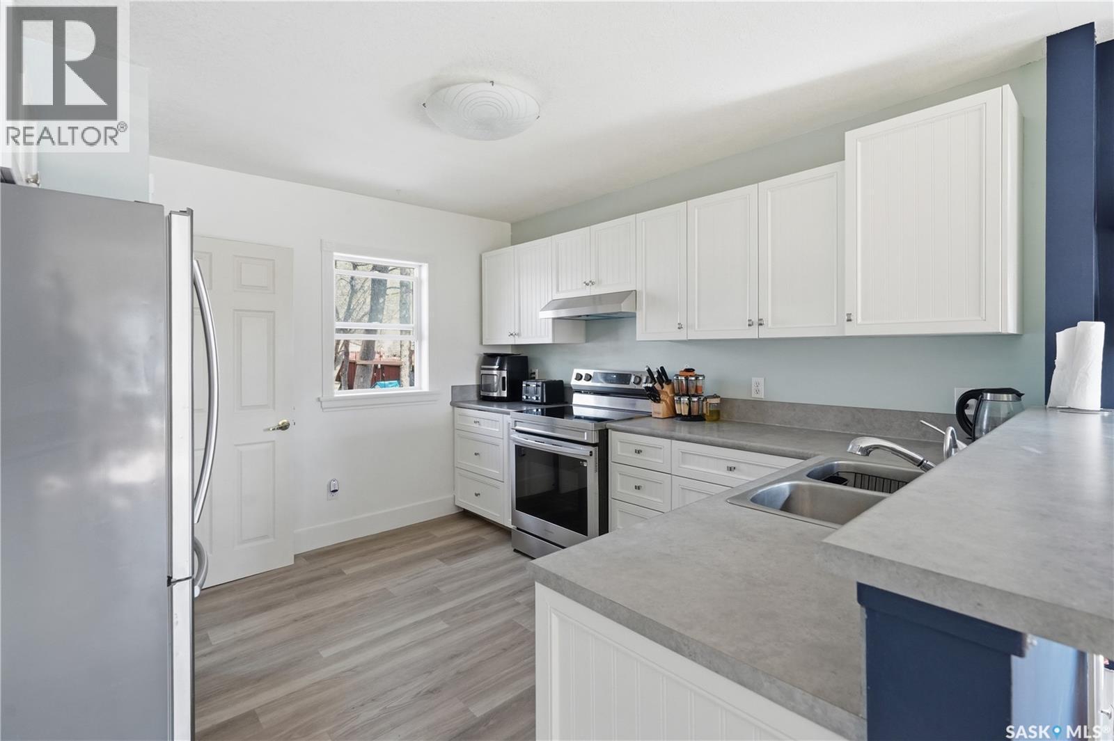 2425 Atkinson Street, Regina, SK - Indoor Photo Showing Kitchen With Double Sink
