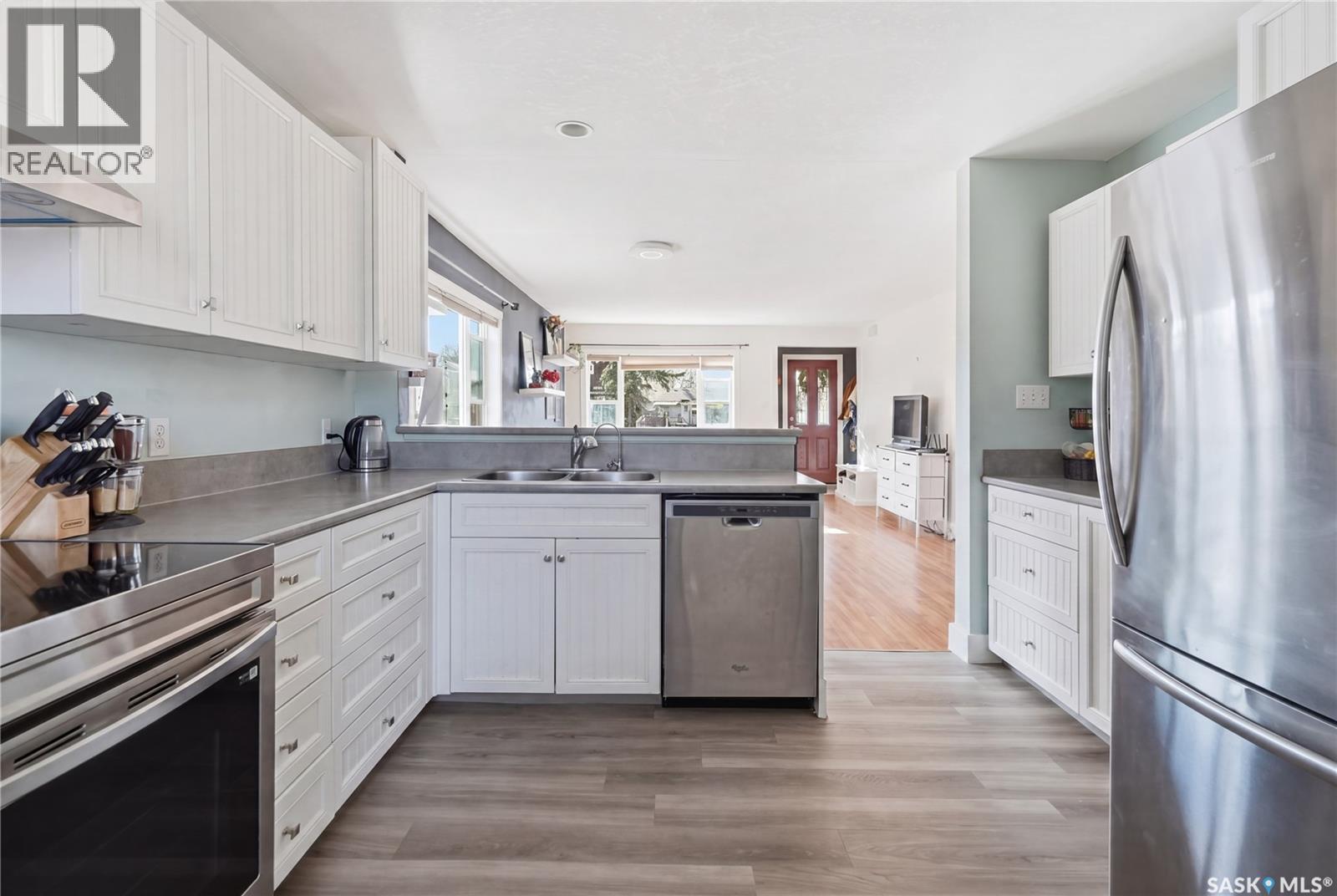 2425 Atkinson Street, Regina, SK - Indoor Photo Showing Kitchen With Double Sink