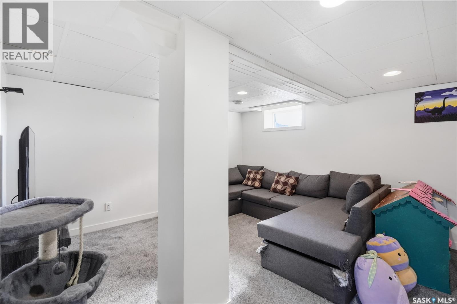 2425 Atkinson Street, Regina, SK - Indoor Photo Showing Other Room