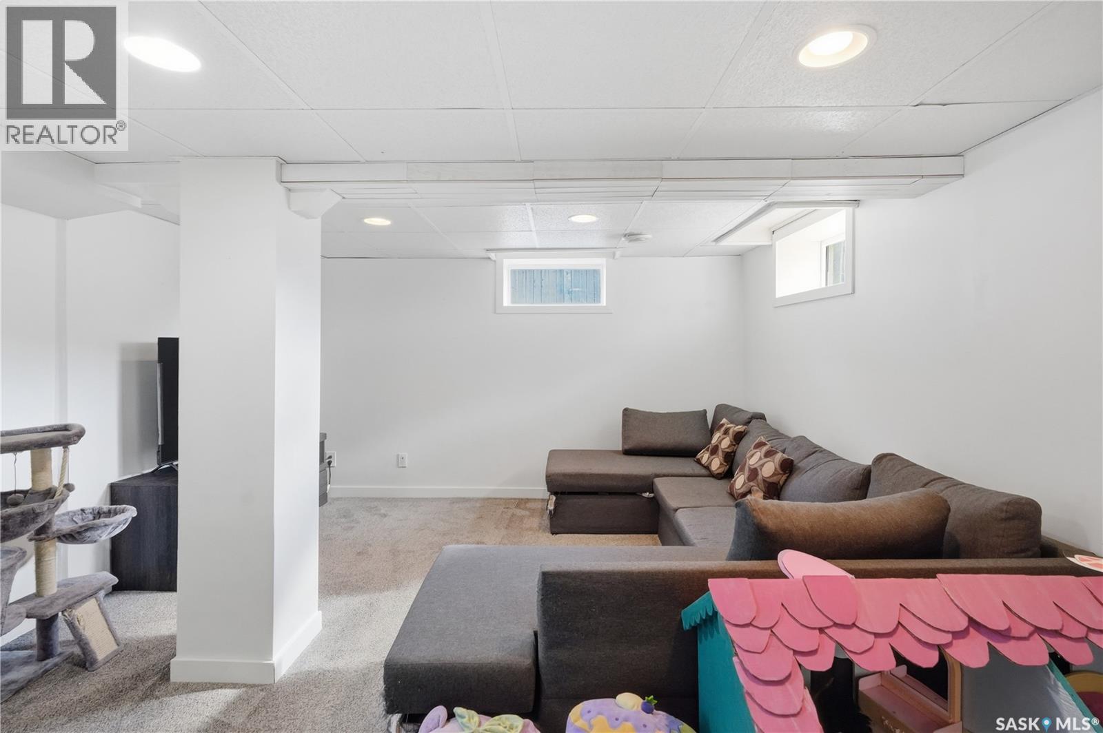 2425 Atkinson Street, Regina, SK - Indoor