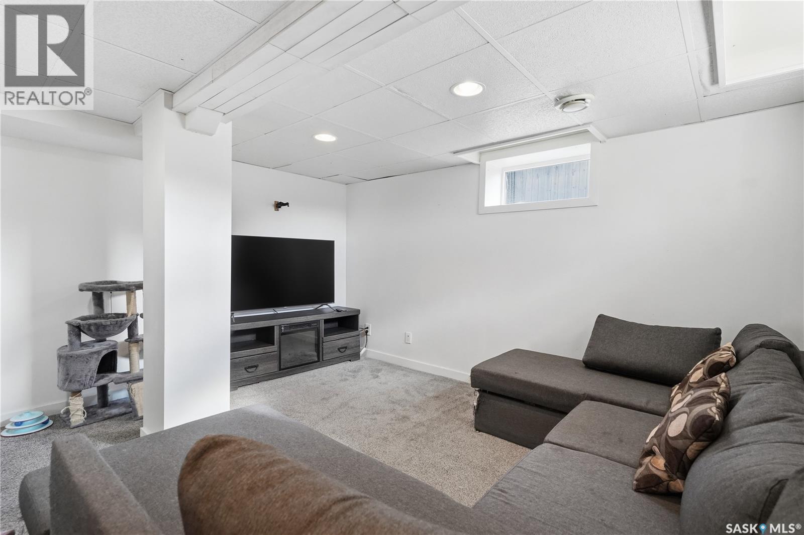 2425 Atkinson Street, Regina, SK - Indoor