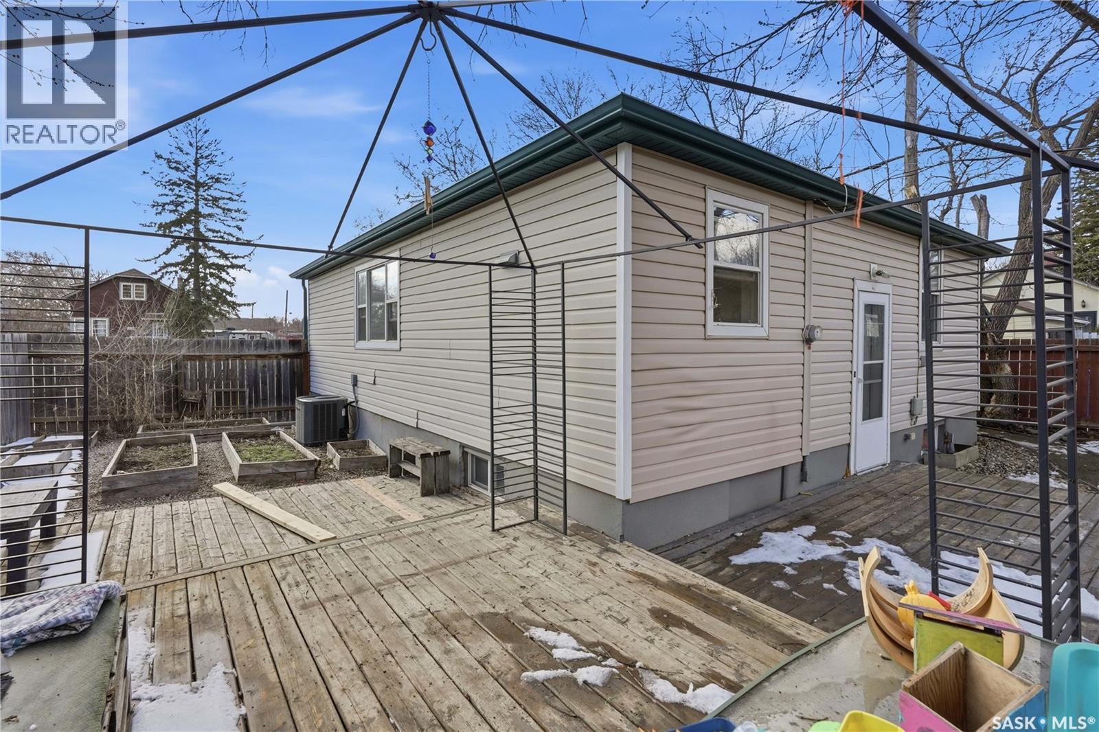 2425 Atkinson Street, Regina, SK - Outdoor With Deck Patio Veranda