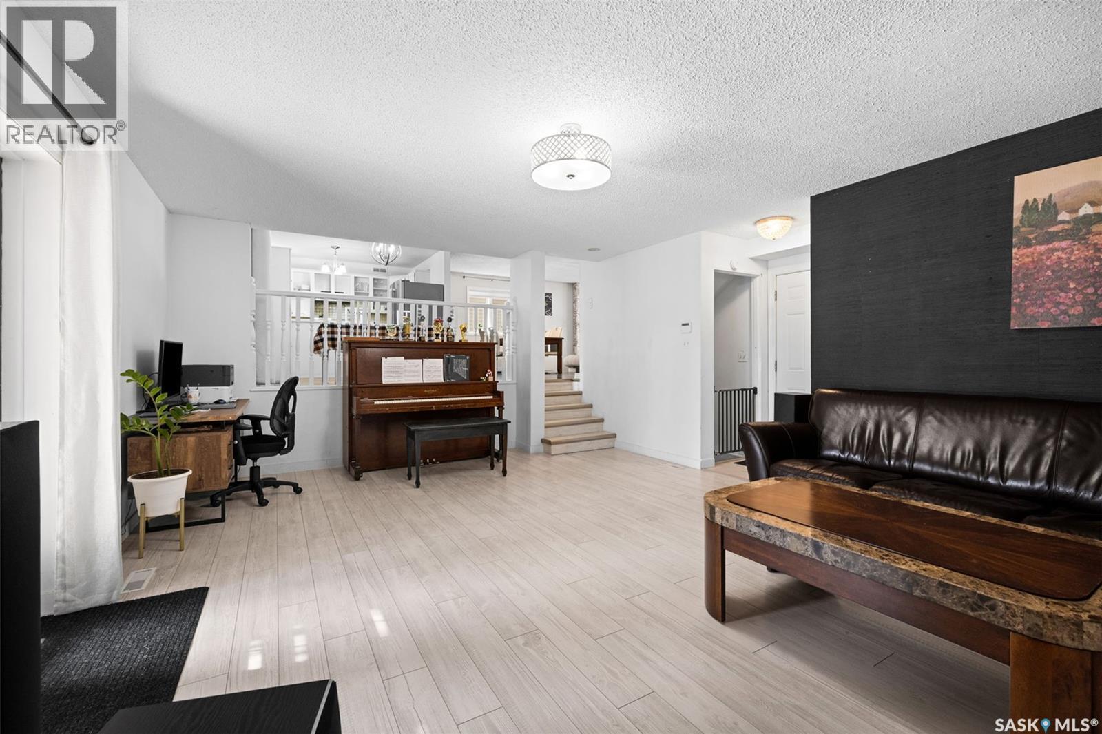 435 Christopher Road, Saskatoon, SK - Indoor