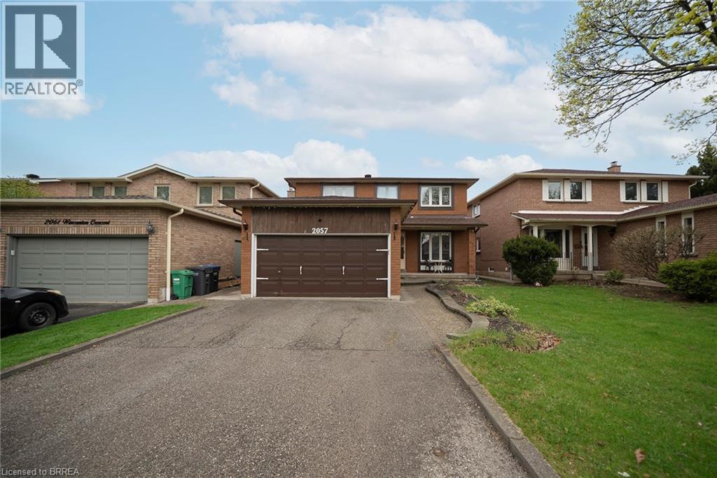 2057 Wincanton Crescent, Mississauga, ON - Outdoor With Facade