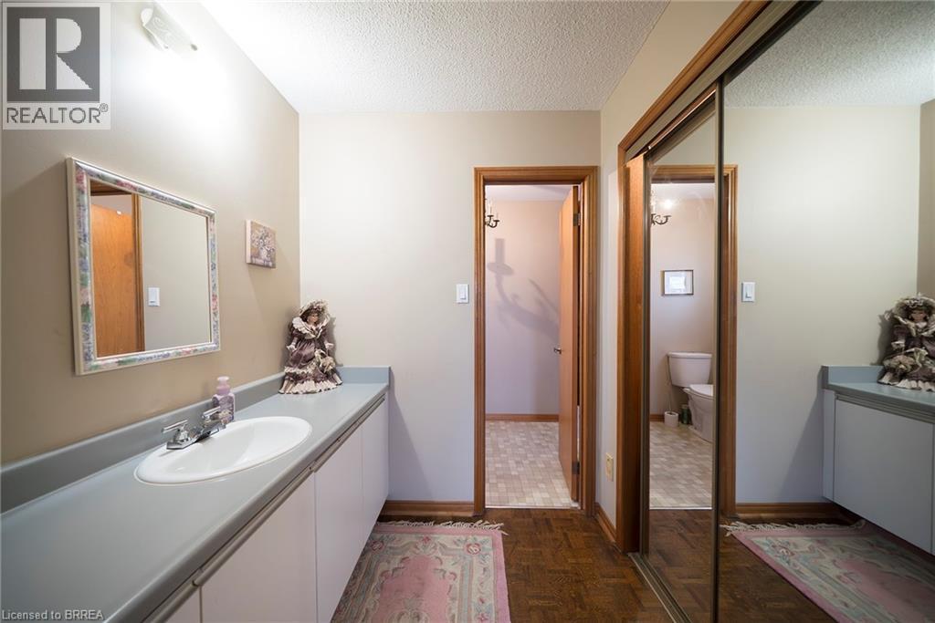 2057 Wincanton Crescent, Mississauga, ON - Indoor Photo Showing Bathroom