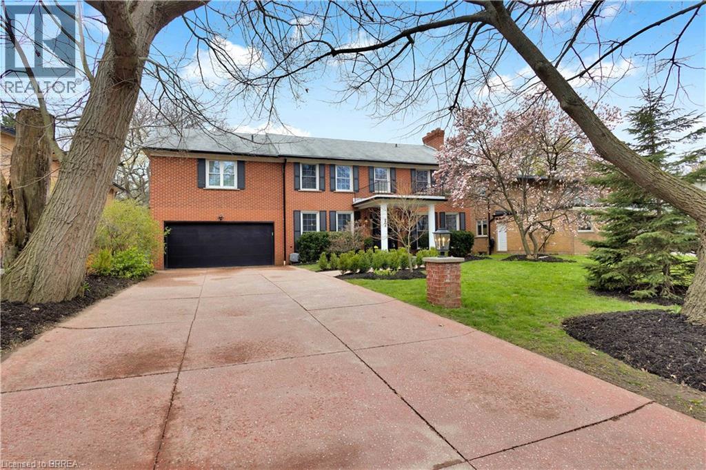 17 Braemar Place, Hamilton, ON - Outdoor With Facade
