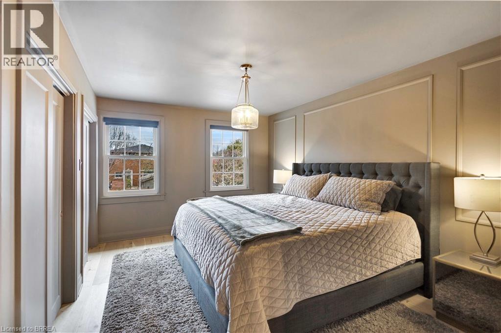 17 Braemar Place, Hamilton, ON - Indoor Photo Showing Bedroom