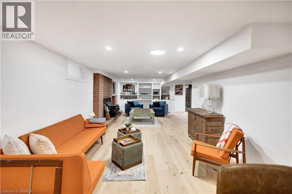 17 Braemar Place, Hamilton, ON - Indoor