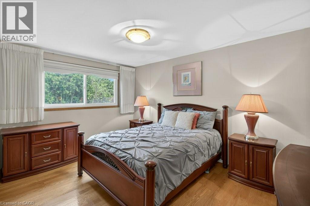 190 Deschene Avenue, Hamilton, ON - Indoor Photo Showing Bedroom