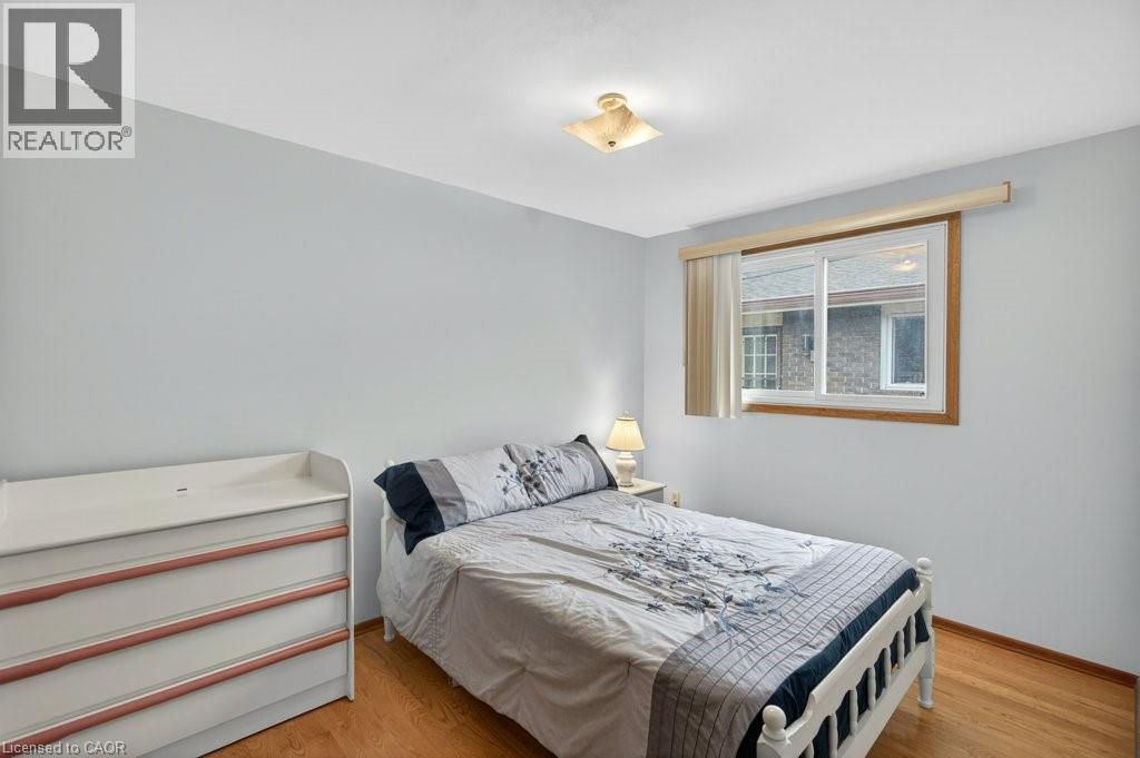 190 Deschene Avenue, Hamilton, ON - Indoor Photo Showing Bedroom