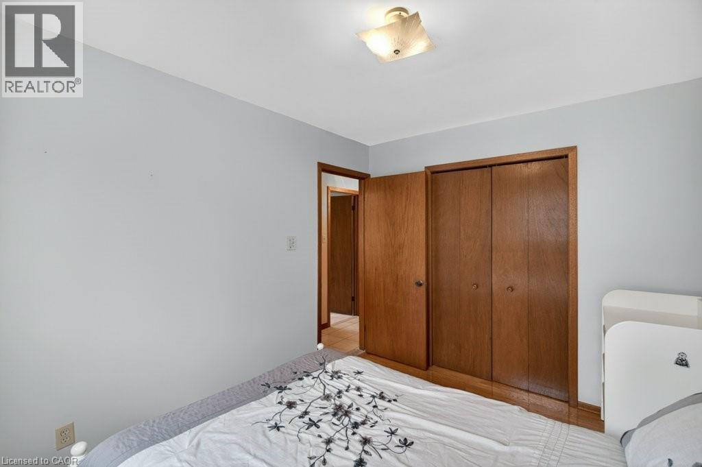 190 Deschene Avenue, Hamilton, ON - Indoor Photo Showing Bedroom