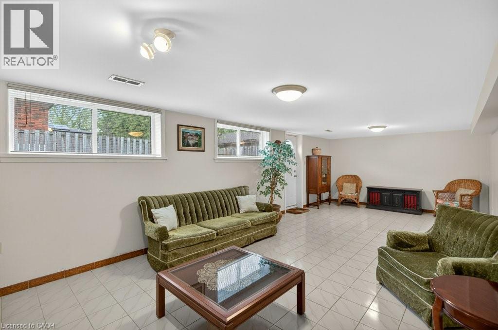 190 Deschene Avenue, Hamilton, ON - Indoor