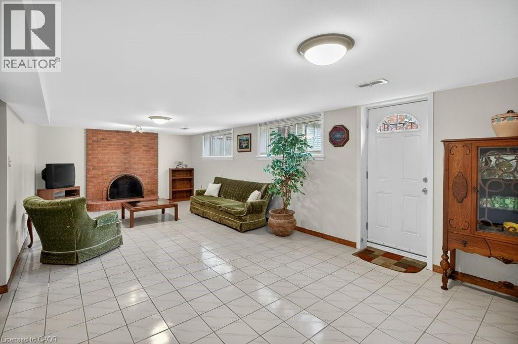190 Deschene Avenue, Hamilton, ON - Indoor
