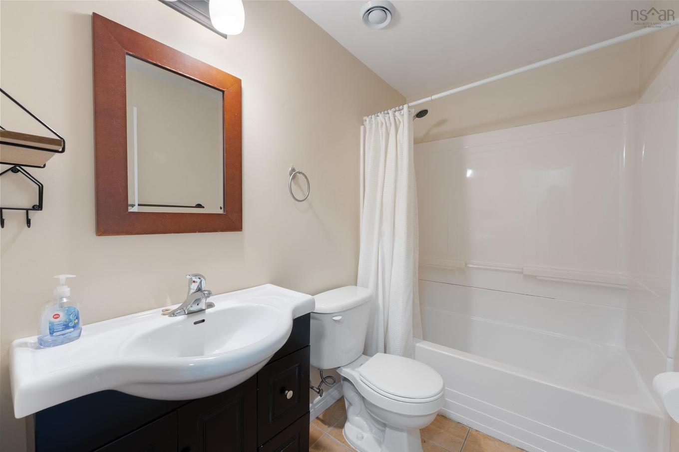1 Pinecrest Drive, Middleton, NS