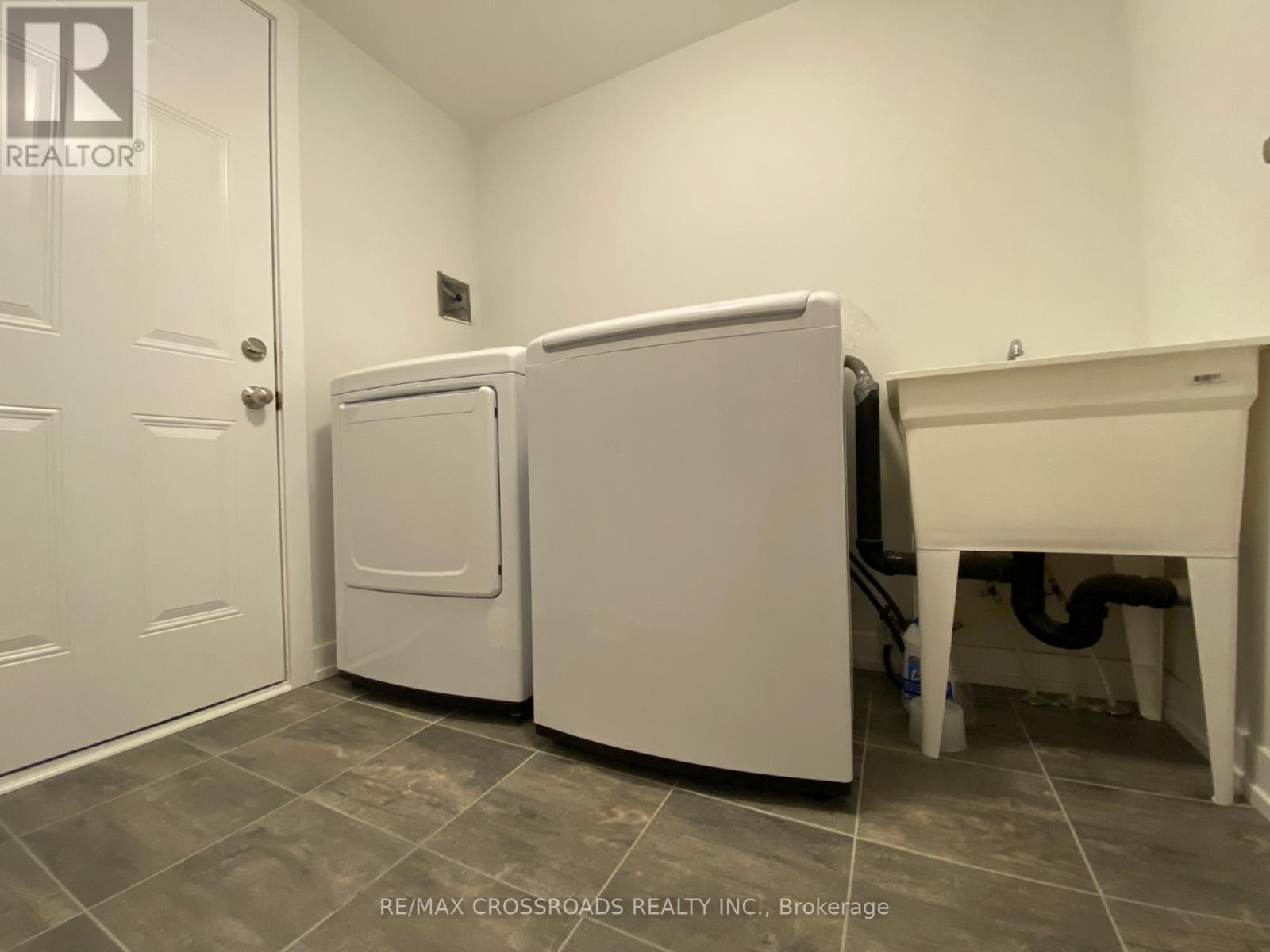 68 Stauffer Crescent, Markham, ON - Indoor Photo Showing Laundry Room