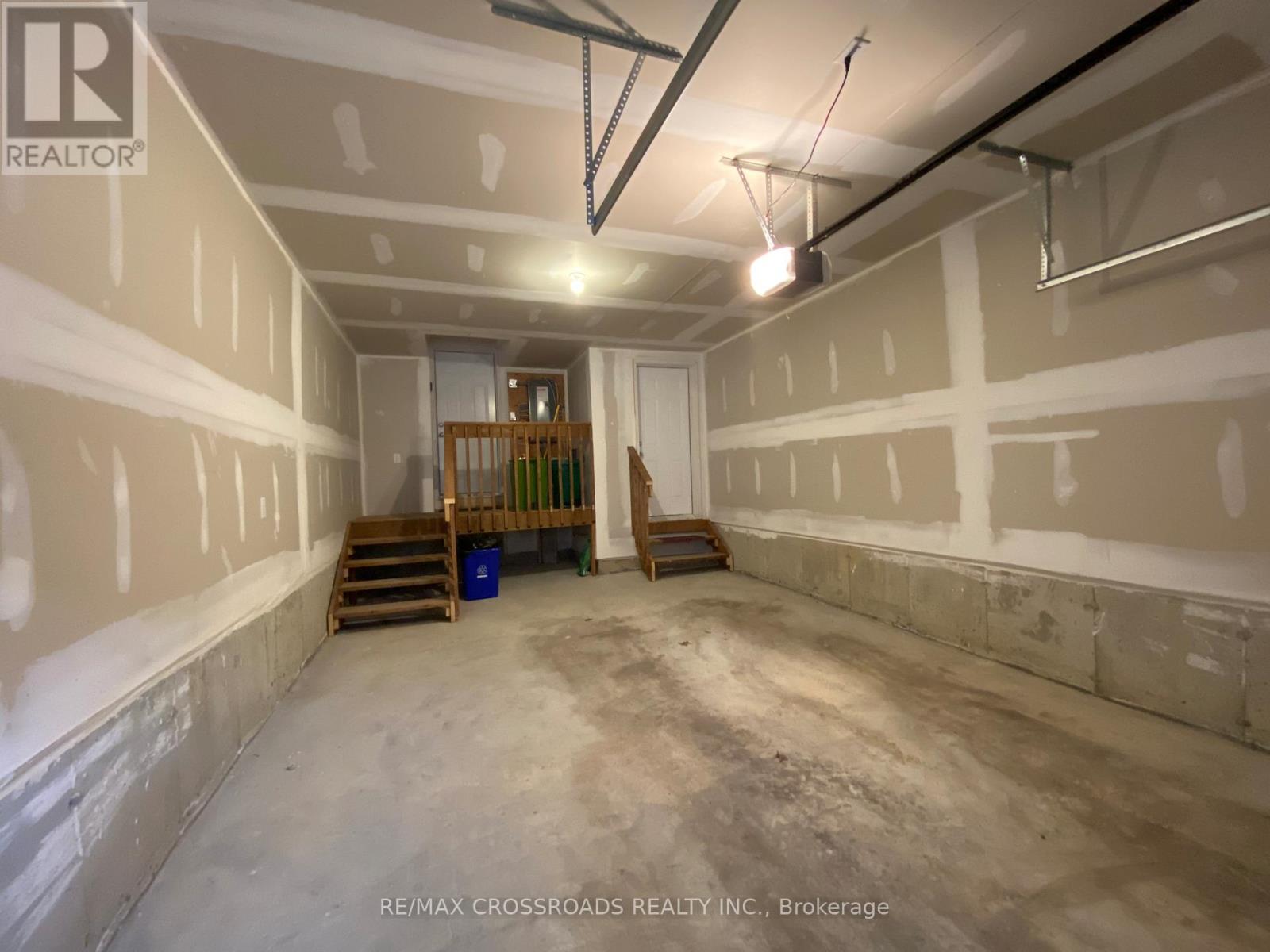 68 Stauffer Crescent, Markham, ON - Indoor Photo Showing Garage