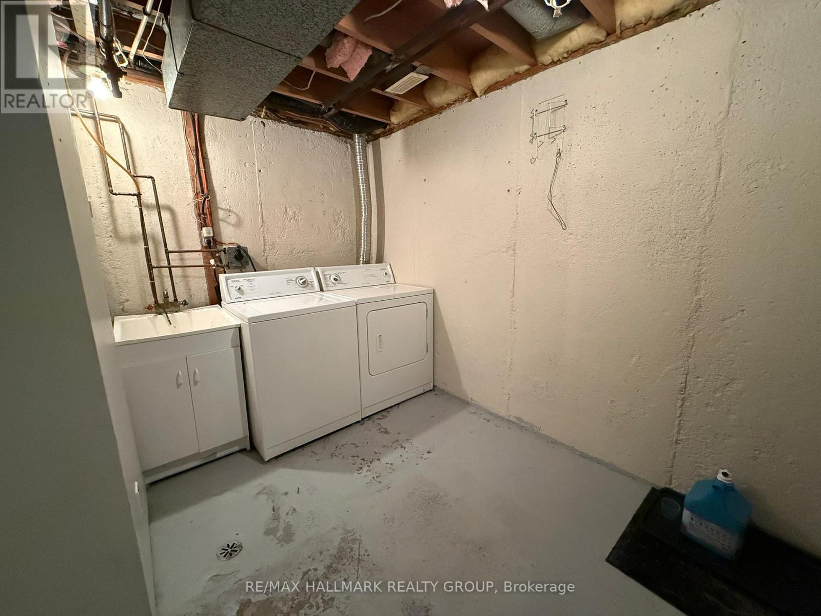 2912 Fairlea Crescent, Ottawa, ON - Indoor Photo Showing Laundry Room