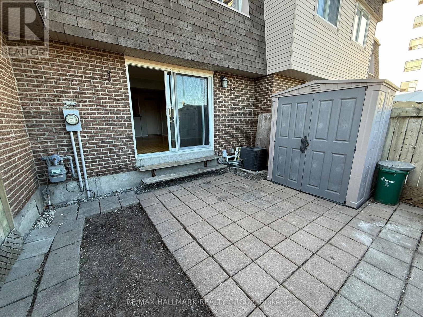 2912 Fairlea Crescent, Ottawa, ON - Outdoor With Exterior