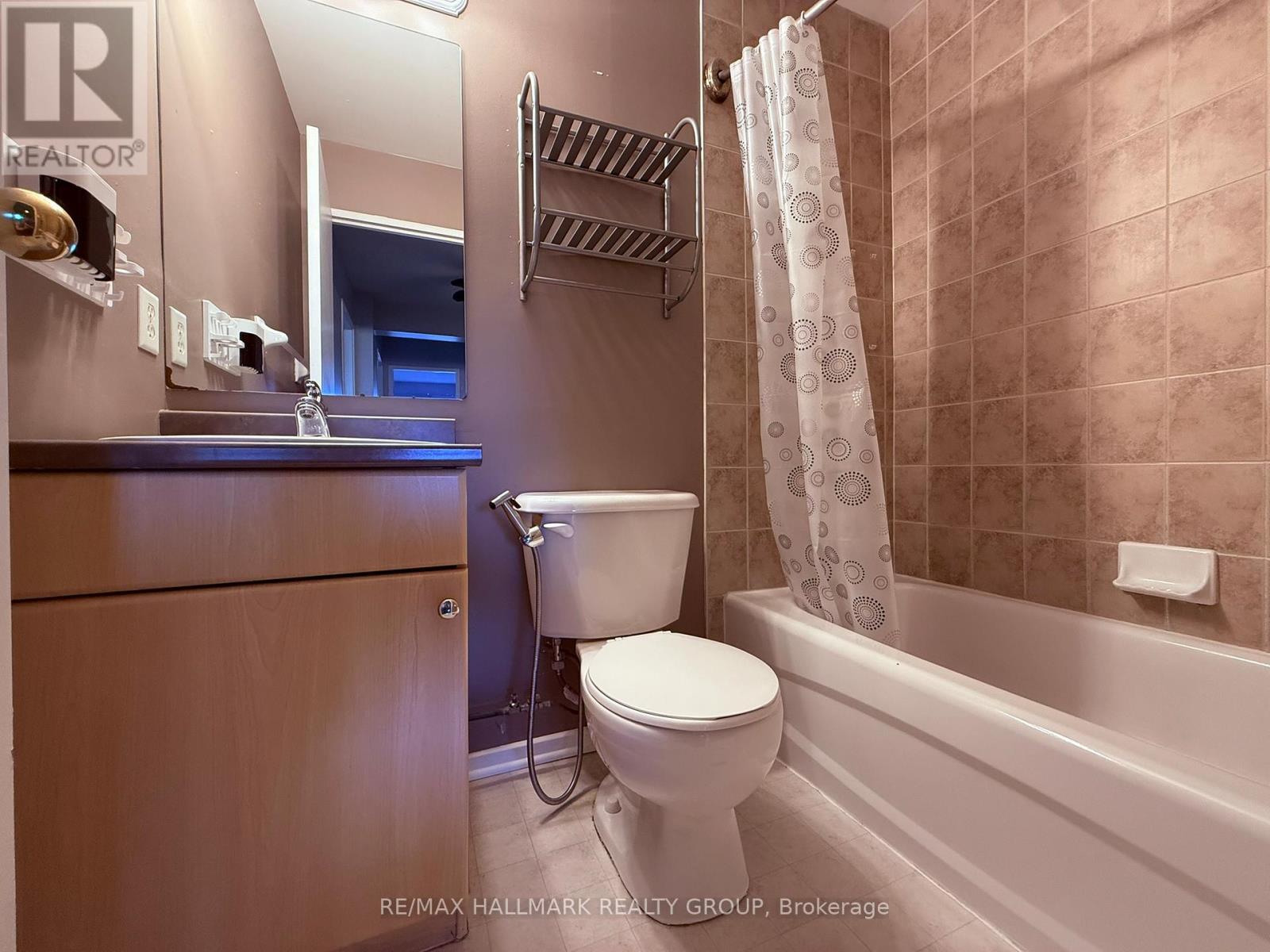 2912 Fairlea Crescent, Ottawa, ON - Indoor Photo Showing Bathroom