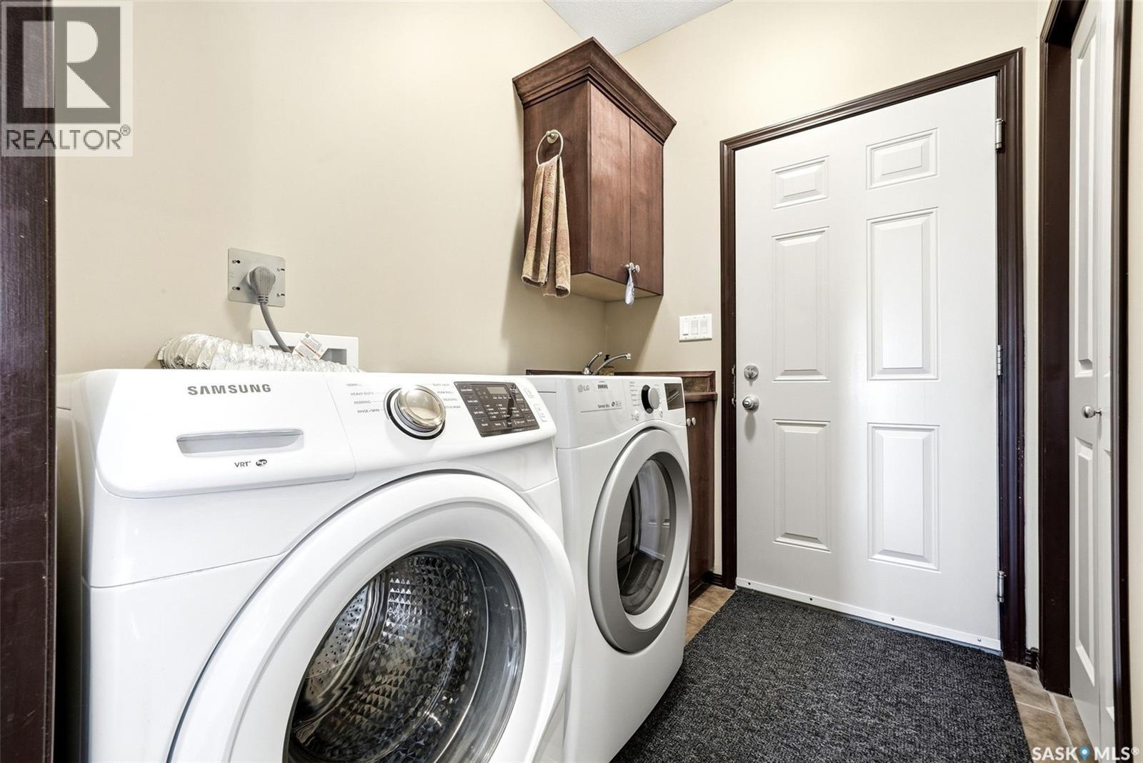 24 Bardel Crescent, Pilot Butte, SK - Indoor Photo Showing Laundry Room