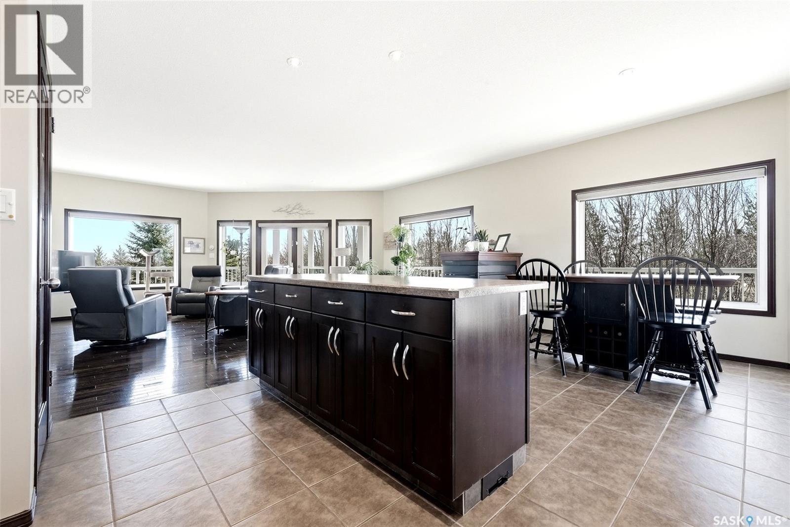 24 Bardel Crescent, Pilot Butte, SK - Indoor