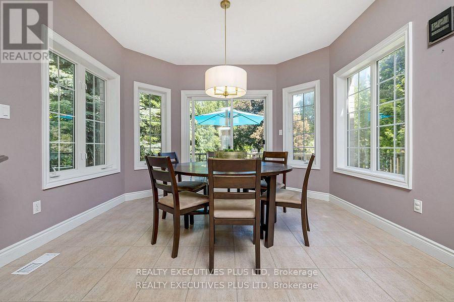 2547 Morrison Avenue, Mississauga, ON - Indoor Photo Showing Dining Room
