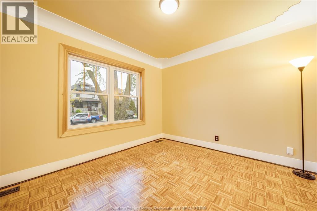 1046 Elsmere, Windsor, ON - Indoor Photo Showing Other Room