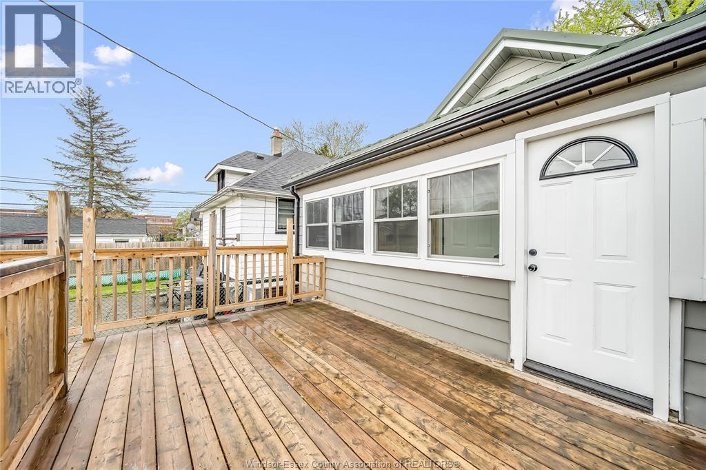 1046 Elsmere, Windsor, ON - Outdoor With Deck Patio Veranda With Exterior