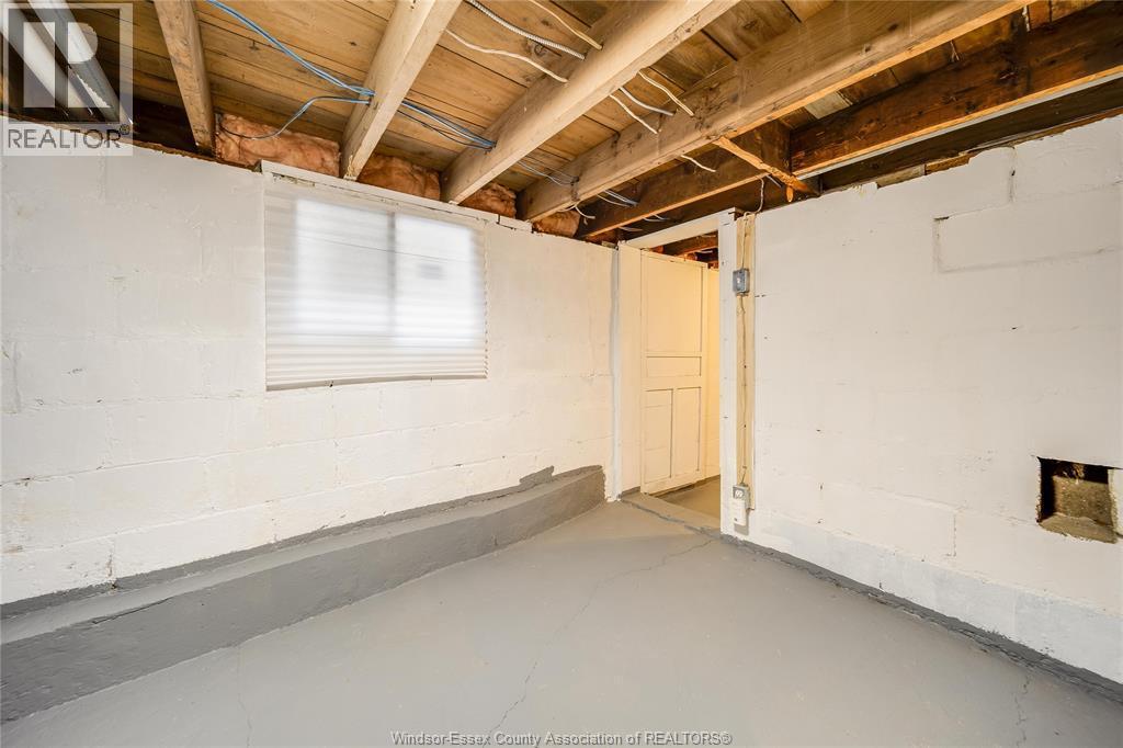 1046 Elsmere, Windsor, ON - Indoor Photo Showing Basement