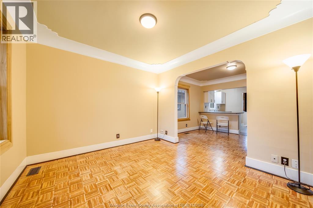 1046 Elsmere, Windsor, ON - Indoor Photo Showing Other Room