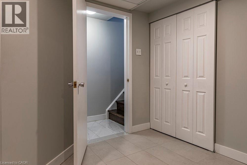 1345 Ester Drive, Burlington, ON - Indoor Photo Showing Other Room